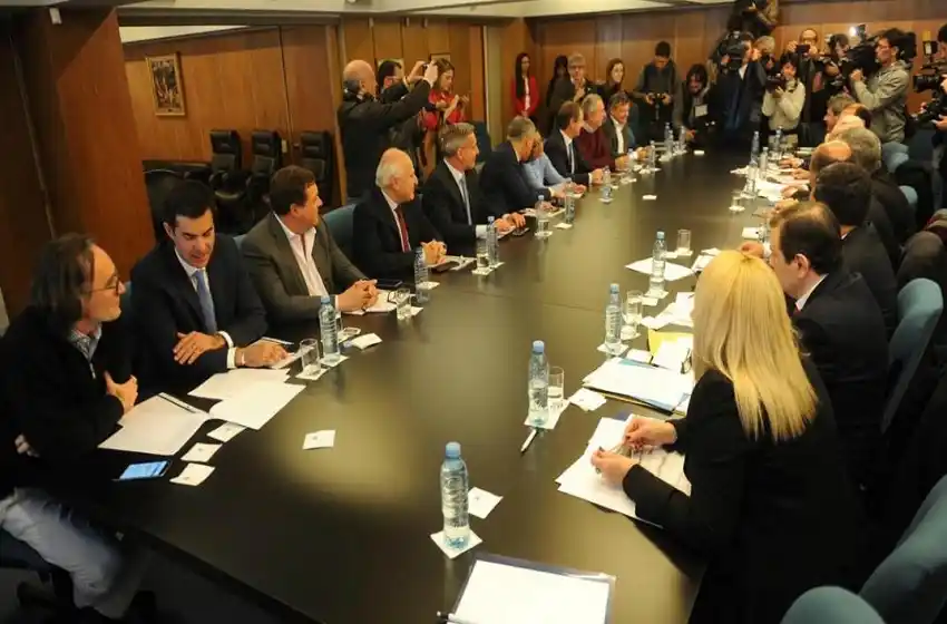 El diputado Núñez criticó a los gobernadores que se presentaron en la Corte