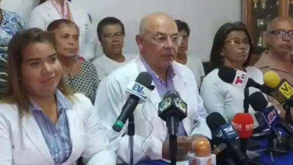 El coronavirus persistirá al menos hasta el 2022, asegura el infectólogo Julio castro