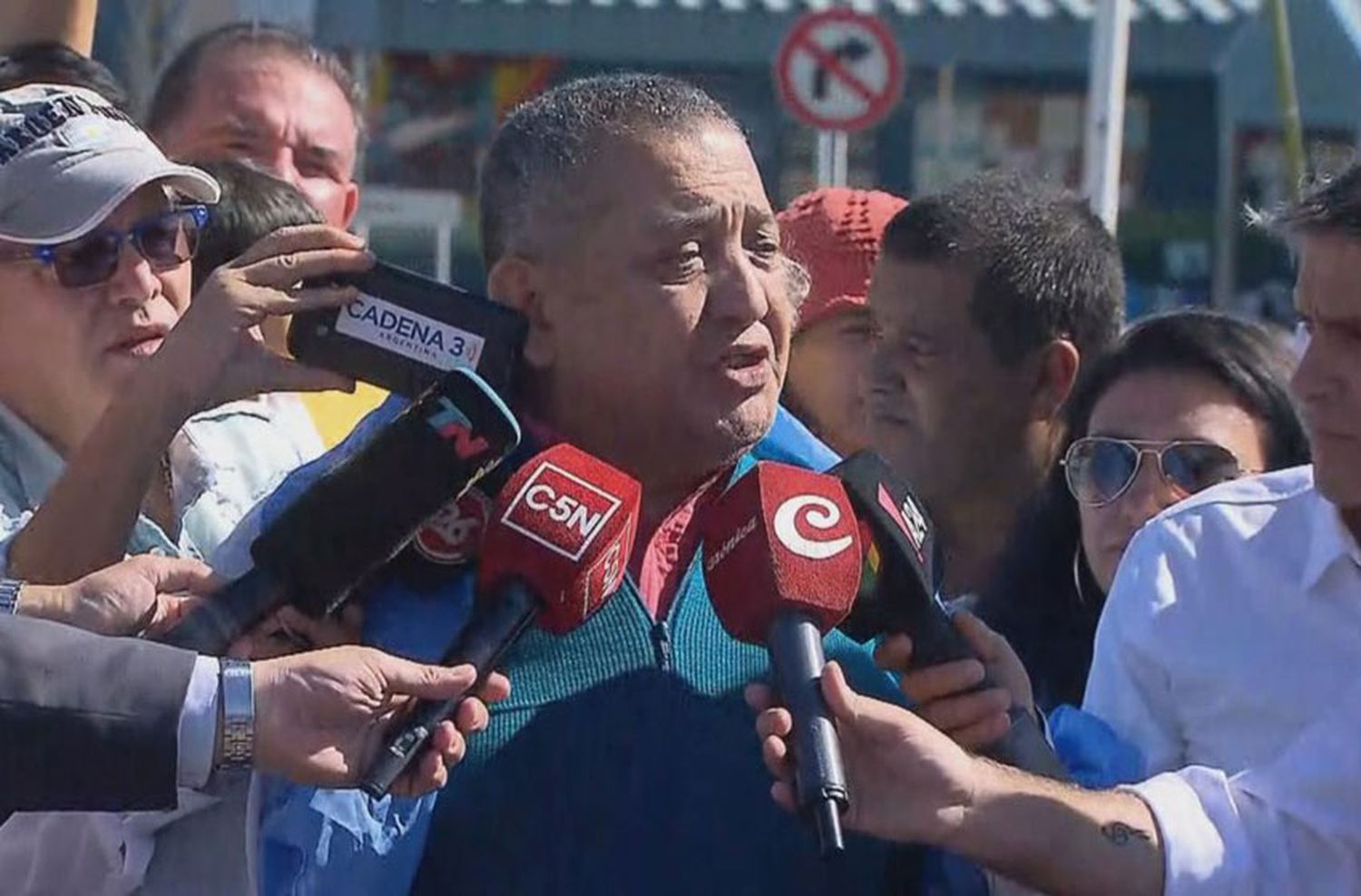En libertad, D'Elía llamó a marchar hoy "por los presos políticos"