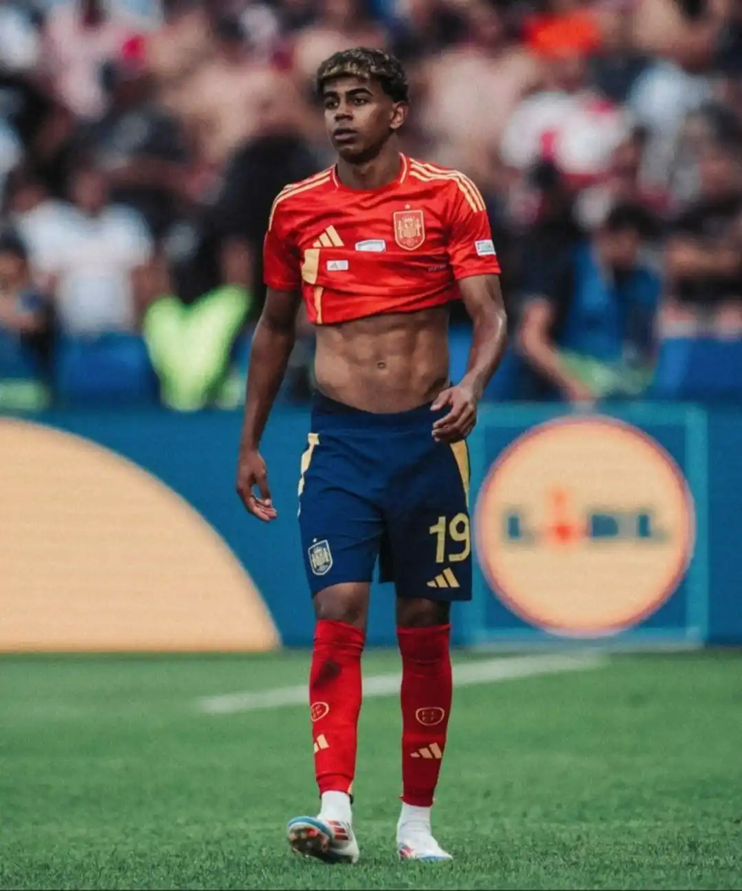 Lamine Yamal: ¿Cómo es la vida de una estrella del fútbol que asiste a clases durante la Eurocopa?