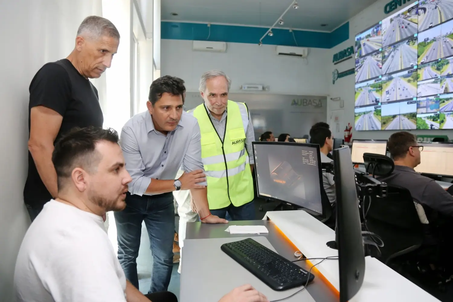 El titular de AUBASA acompañó al ministro en la recorrida.