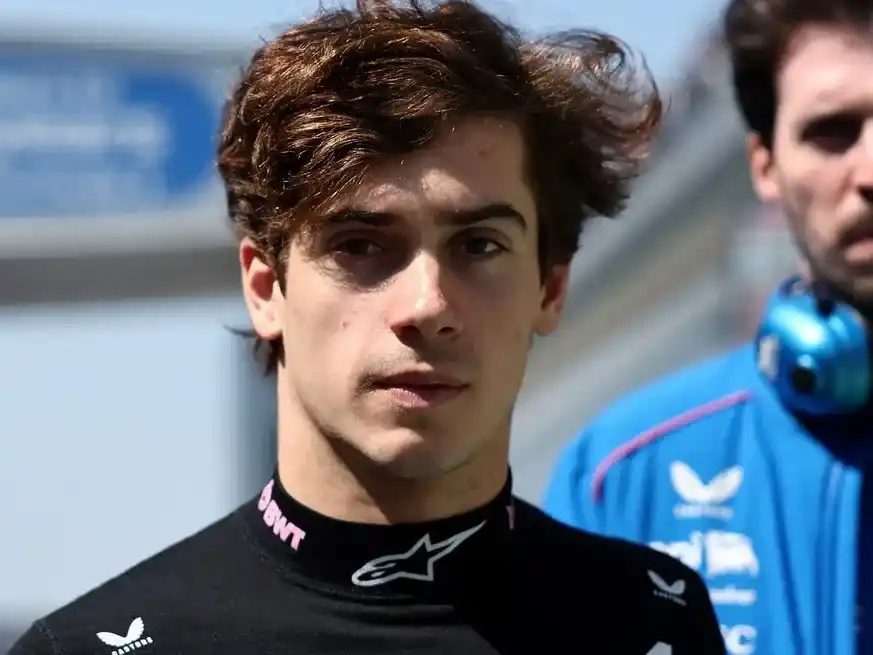 Colapinto mejoró su nivel y largará 12° la carrera principal. Crédito: Reuters.