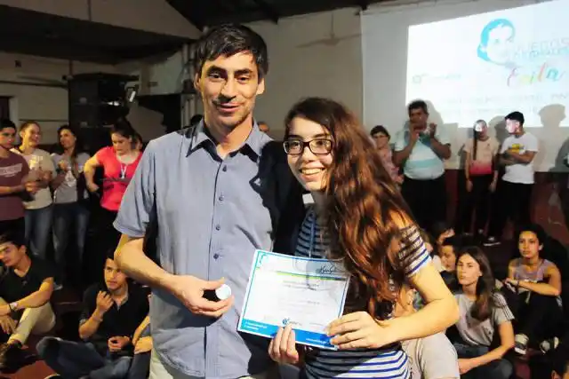 “Me considero principalmente guitarrista, pero también estoy estudiando canto y piano”