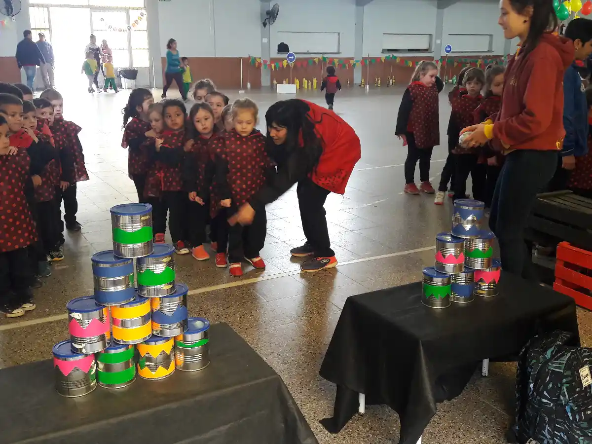 Kermes vial congregó a más de un centenar de niños en Brinkmann   