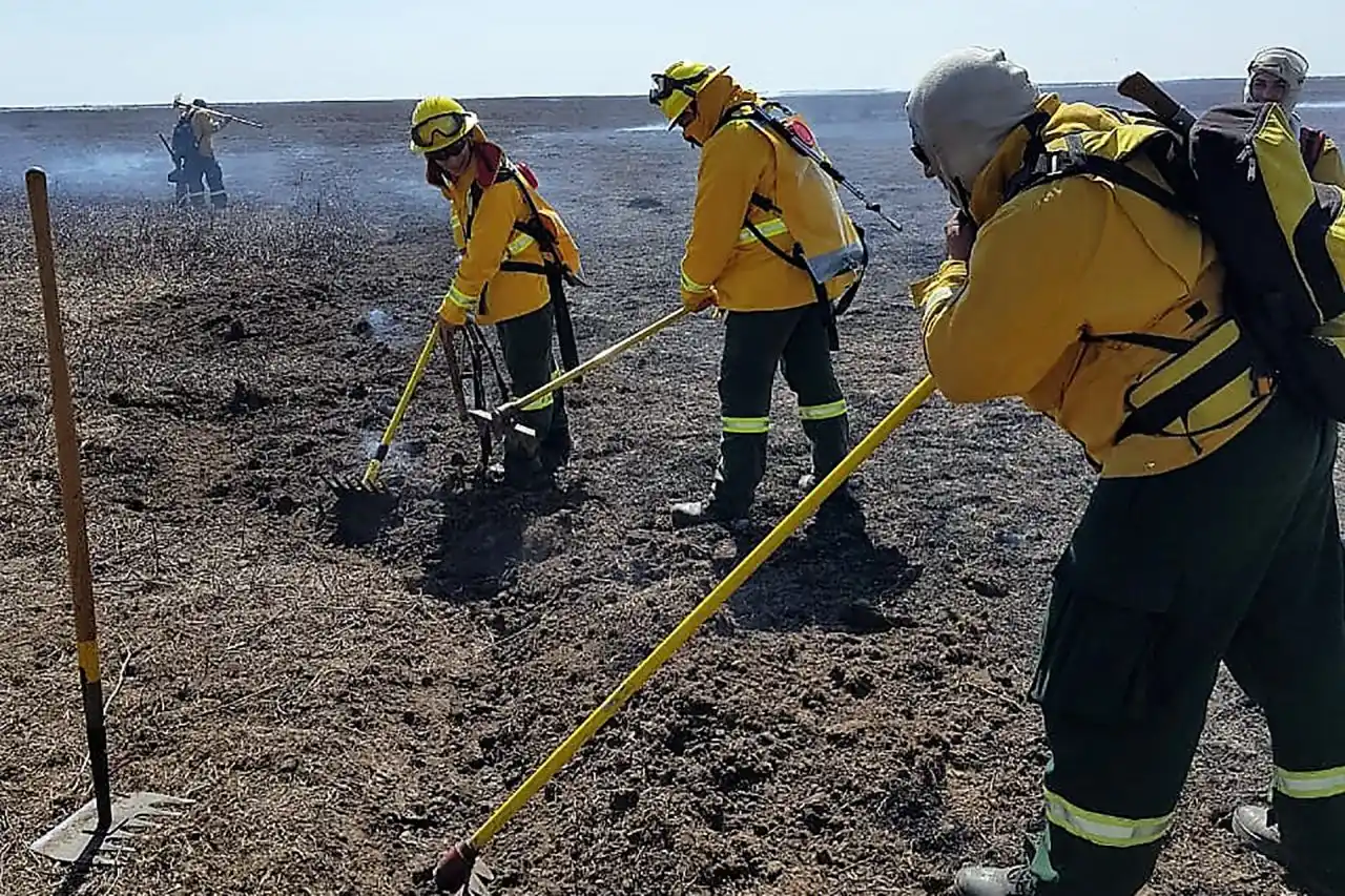 Por las lluvias, se extinguió el fuego en las islas y los brigadistas regresaron a sus bases