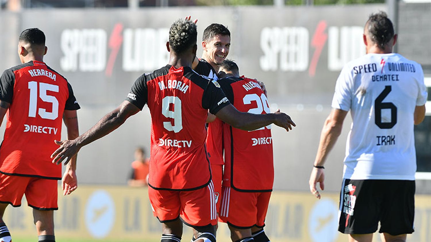 River goleó a Deportivo Riestra de visitante y sigue puntero: los goles del 3-0