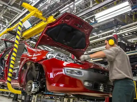 La producción de automóviles creció 25% en mayo y ya supera las 200 mil unidades