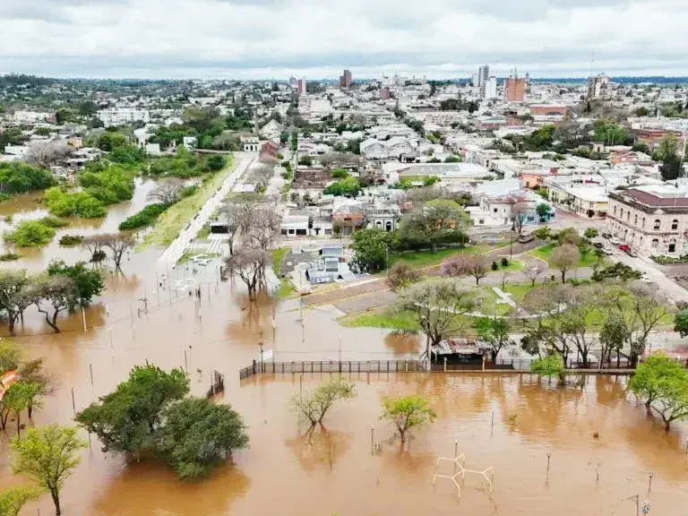 Más de 100 personas fueron desplazadas por la creciente en Salto
