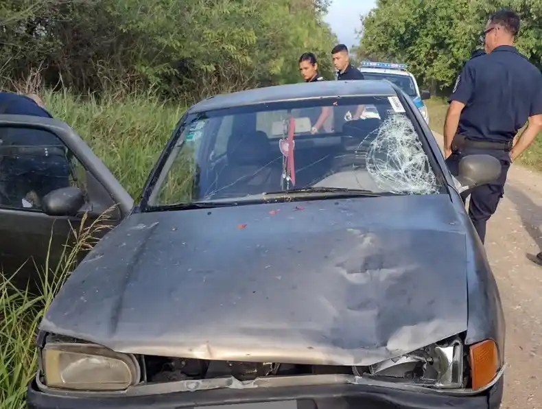 Una joven fue atropellada y abandonada por un conductor ebrio: sufrió heridas graves