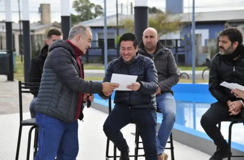 Con la obra pública como eje, Nardini visitó Tapalqué junto al intendente
