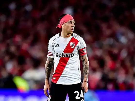 Enzo Pérez, golpeado, es duda para mañana