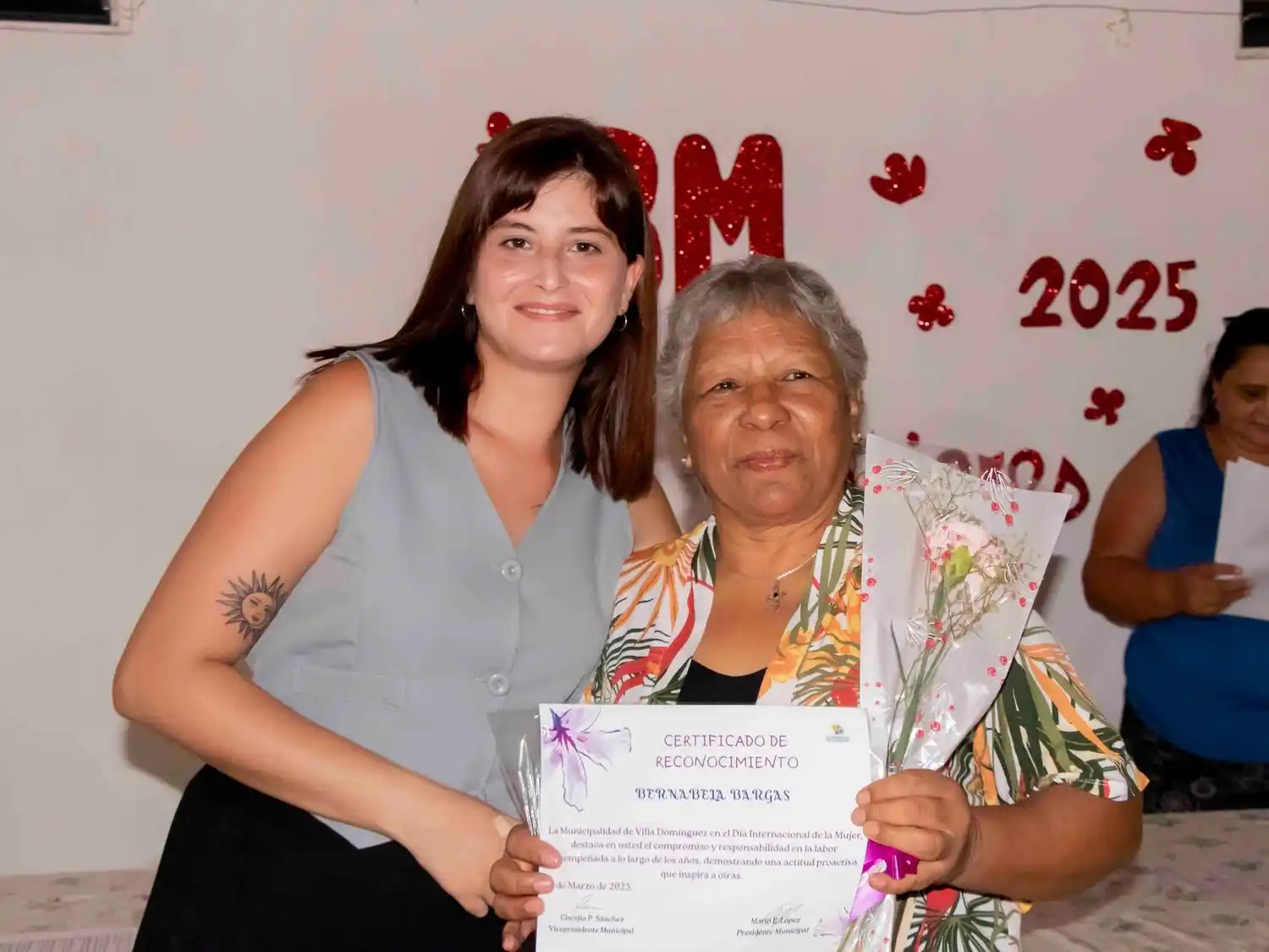 Emotivo homenaje a mujeres destacadas de Villa Domínguez