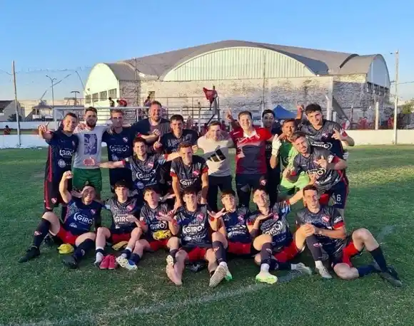 Independiente de Ataliva gritó campeón Absoluto y cerró un 2025 inolvidable