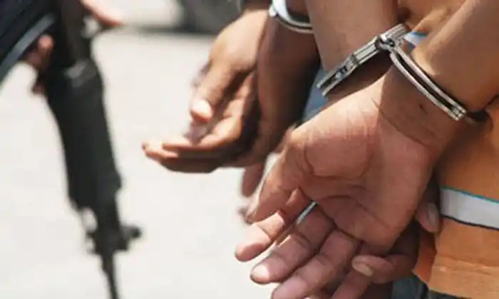 Fin de año con robos, lesionados y ataques a policías