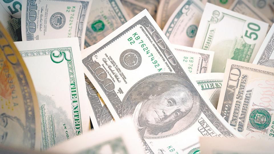 Fuerte baja del dólar tras los cambios del Banco Central
