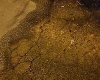 Un caño que siguen perdiendo agua