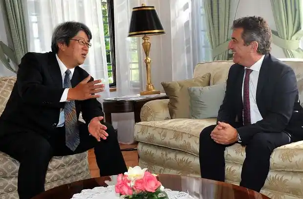 El gobernador estuvo con los embajadores de China y Japón