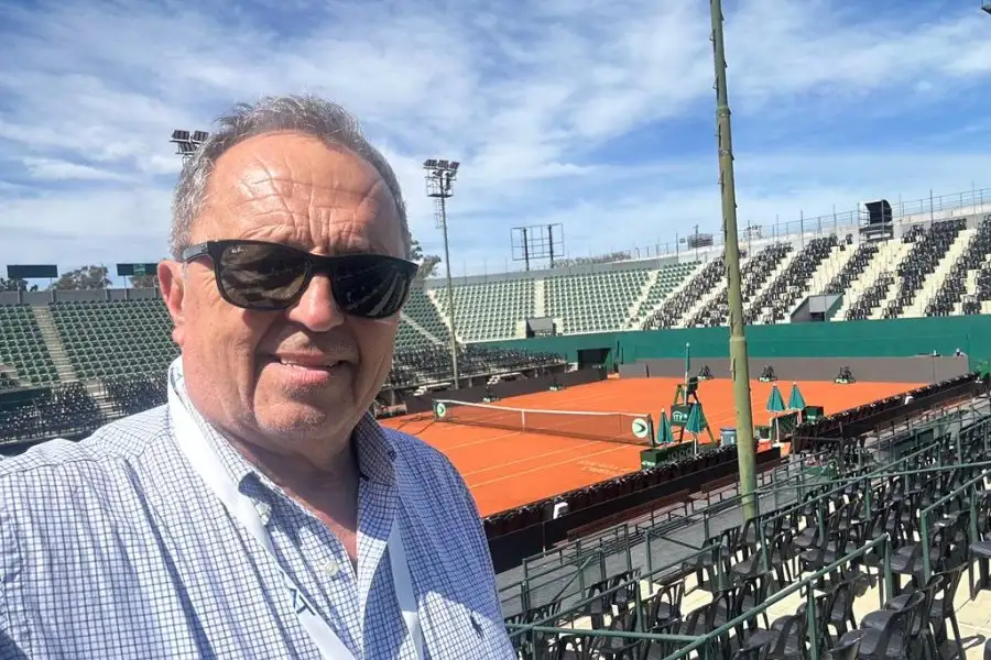 El periodista Sergio Boschetto en el Lawn Tennis BA
