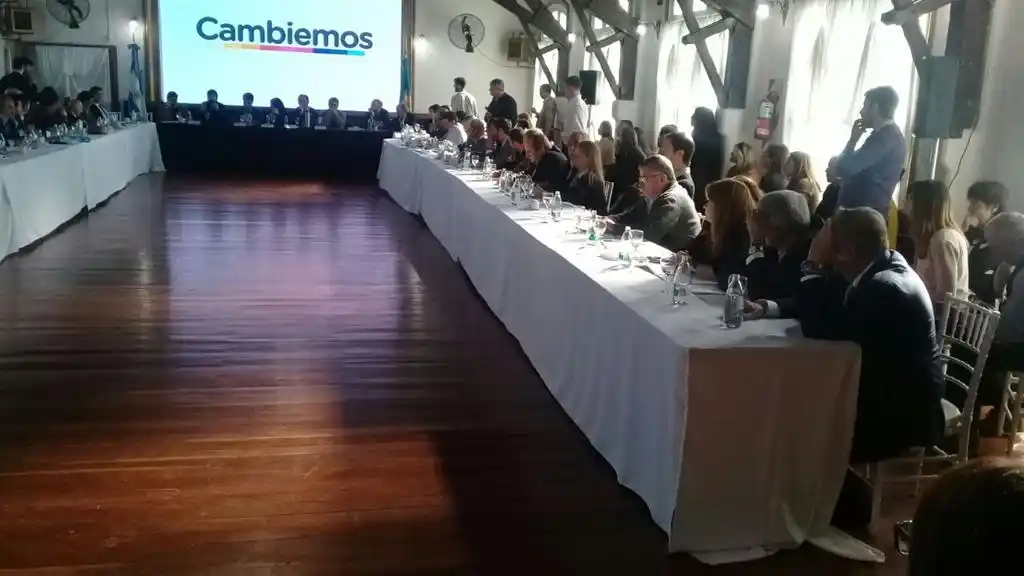 Lunghi participó del Foro de Intendentes de Cambiemos en La Plata