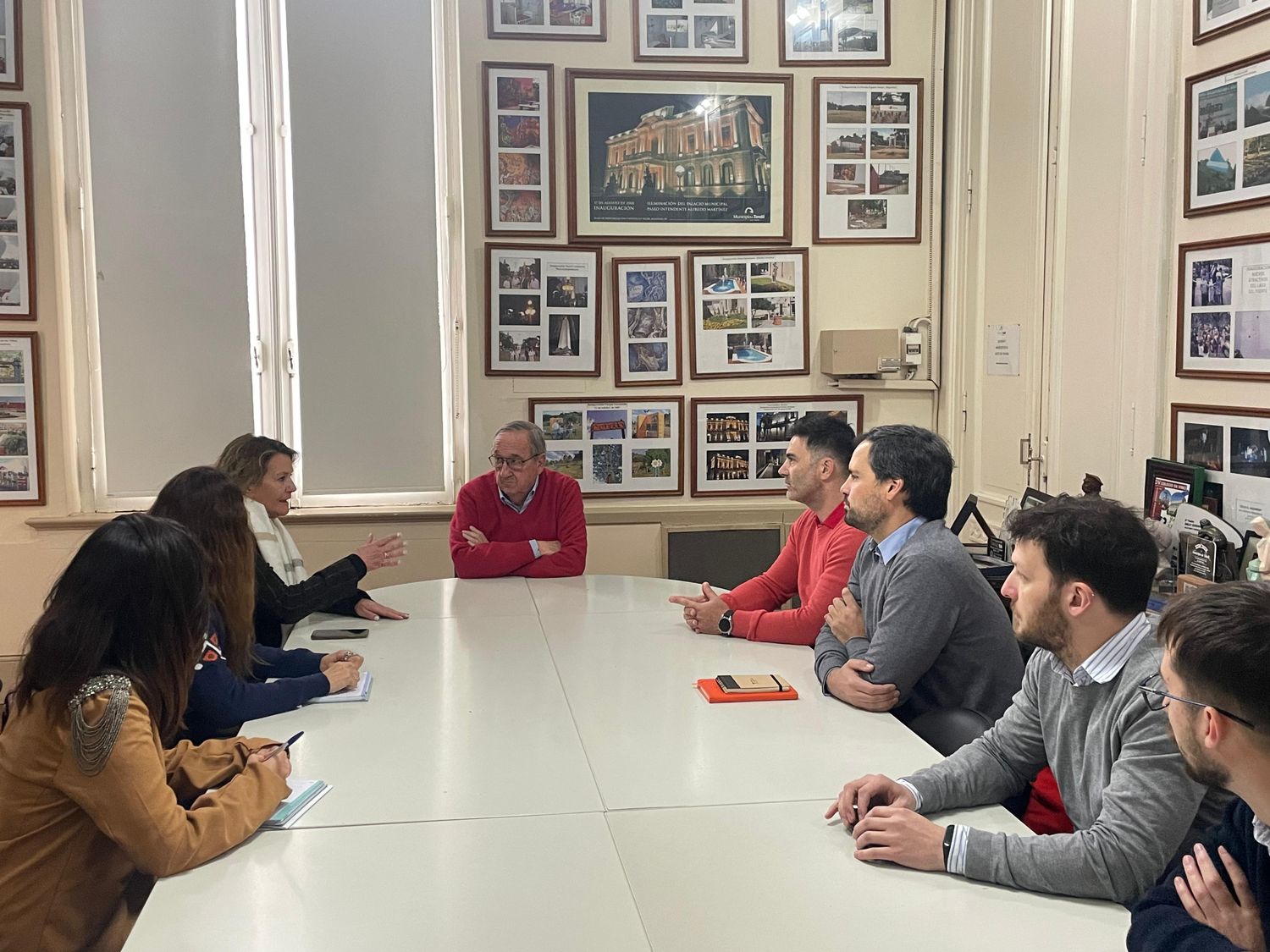 Una delegación de Salta visitó Tandil y elogió el modelo de gestión asociada