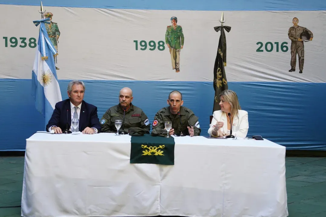 Gallo, junto a Monteoliva, Quirno y el Comandante General Claudio Brilloni.