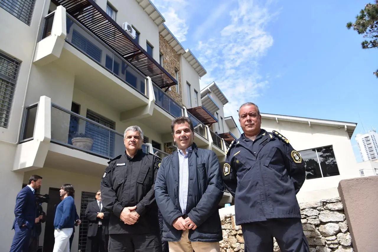 Ritondo inauguró apart hotel para policías: «Tienen derecho a vacaciones dignas»