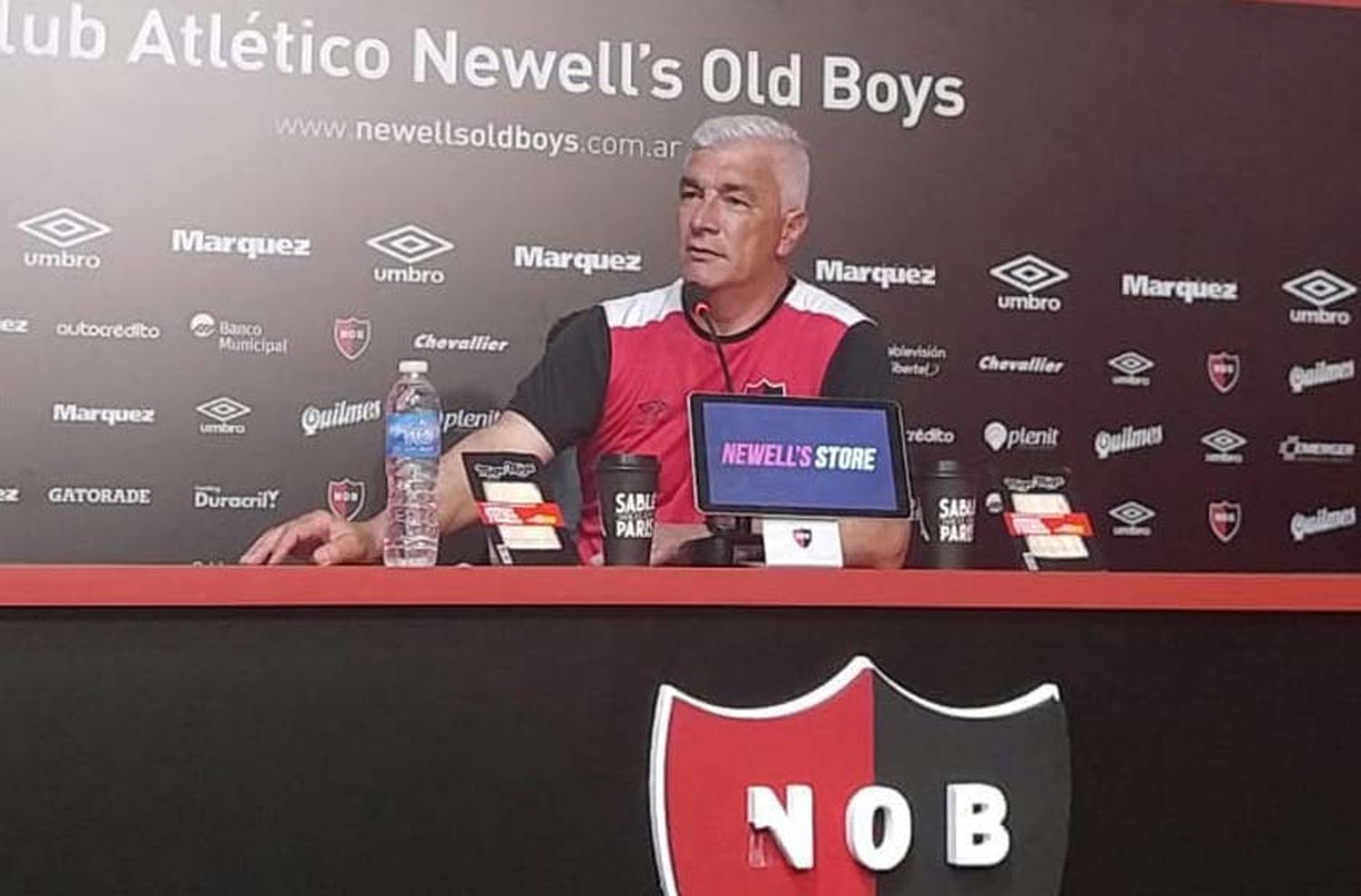 Omar De Felippe: «Tengo que llegar al clásico y estos 9 puntos son el camino»