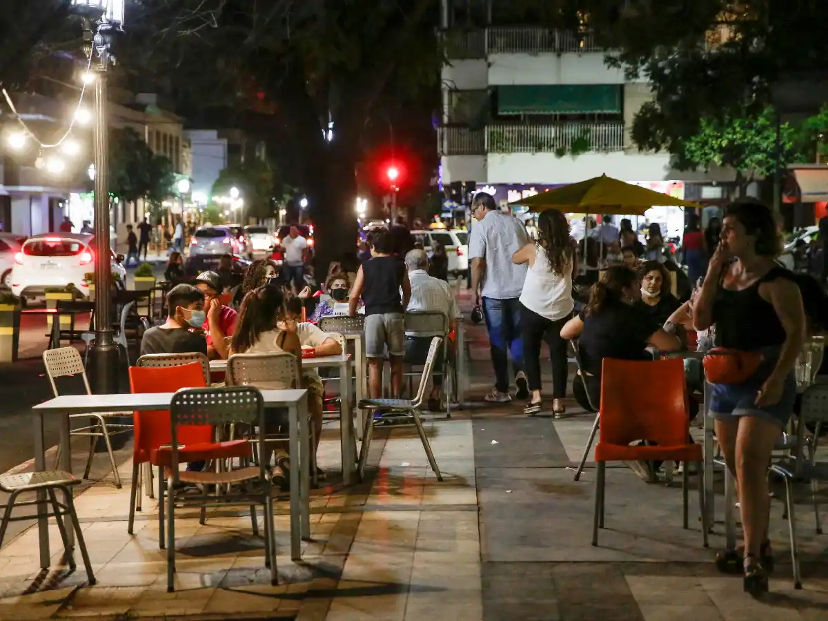 El gobierno estimó que este verano la temporada turística "está al 50%"