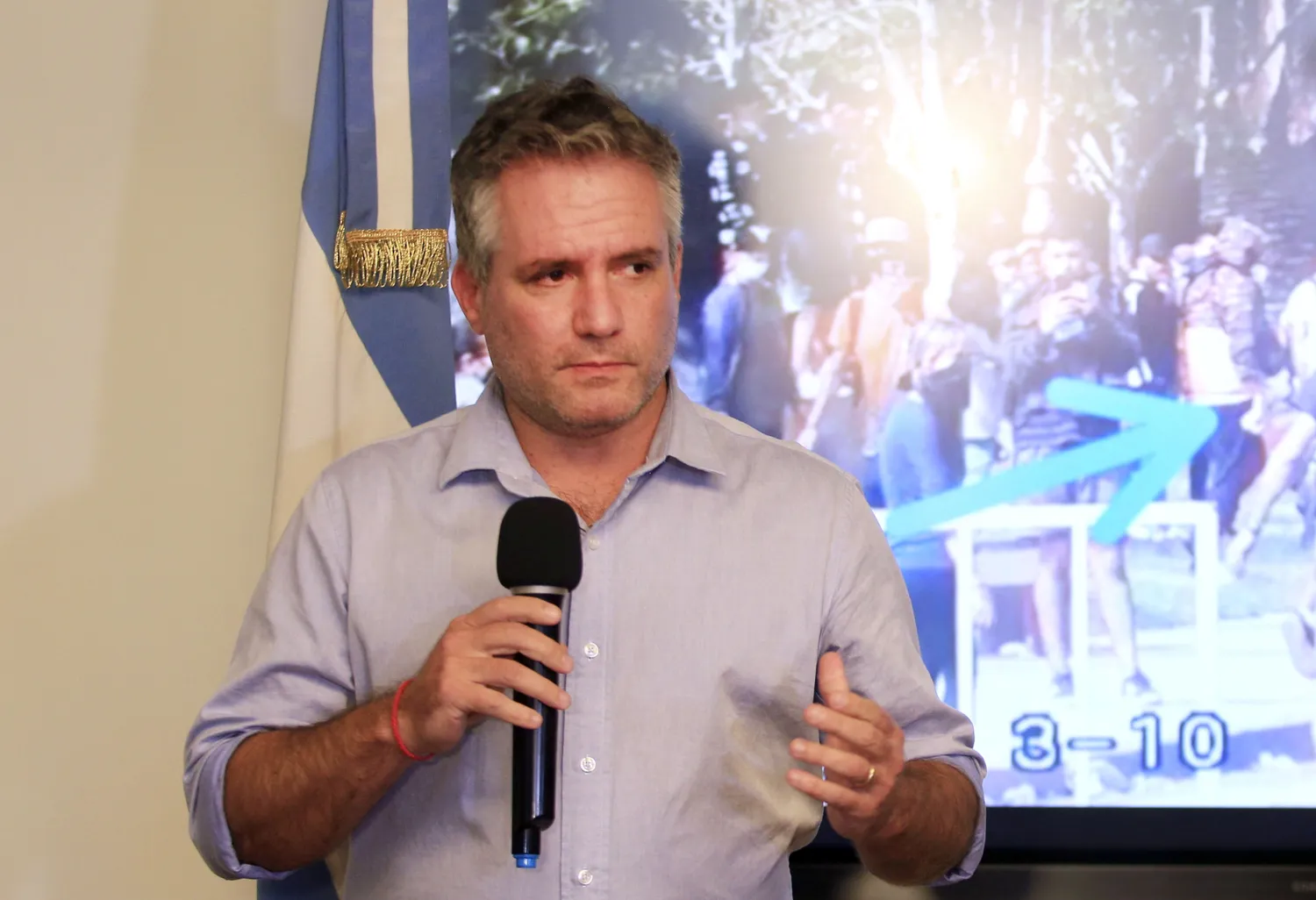 Polémica y denuncias por los chat del ministro de Seguridad porteño