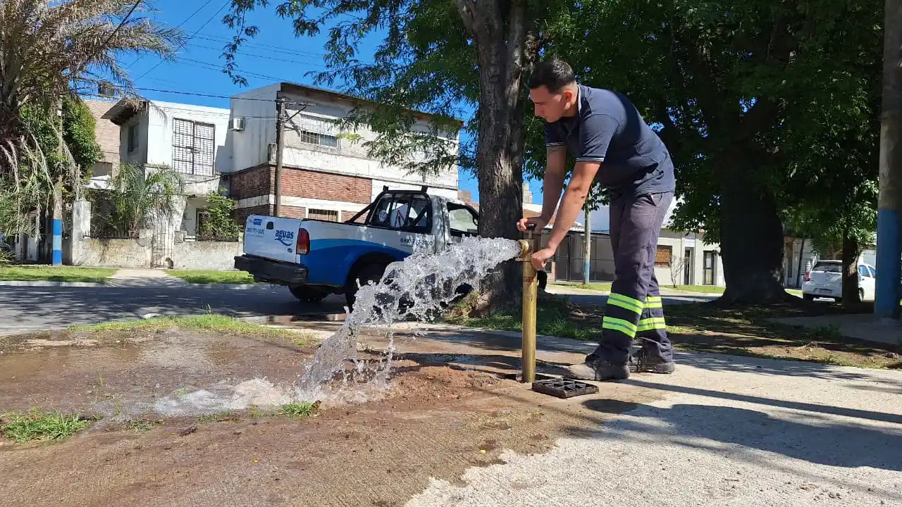 Aguas Santafesinas hará trabajos de limpieza en la red de agua potable de Rafaela: ¿cuándo y dónde?