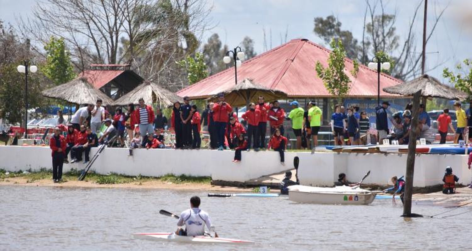 Regatas La Plata ganó el Gran Prix que organizó con Náutico