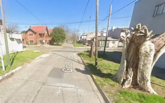 Acosador suelto en Temperley: Manoseó a una estudiante en plena calle