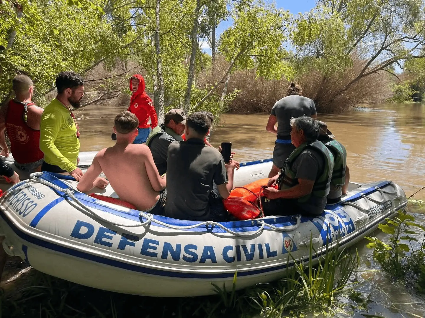 Operativo de rescate en Berisso.