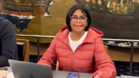 Delcy Rodríguez viajó a Países Bajos para «entregar la verdad histórica de Venezuela» sobre el Esequibo