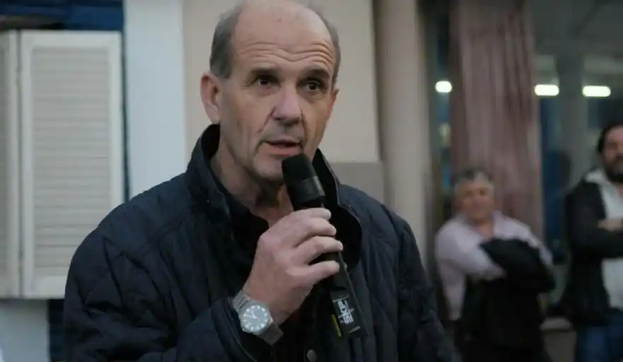 El intendente Zurro arremetió contra los concejales de la oposición en redes sociales.