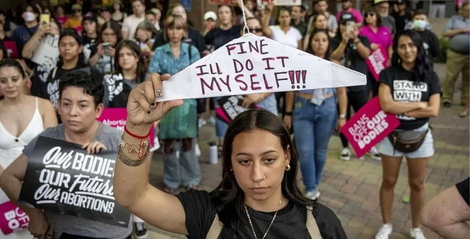 Protestas en EEUU contra la decisión que restringe el acceso al aborto