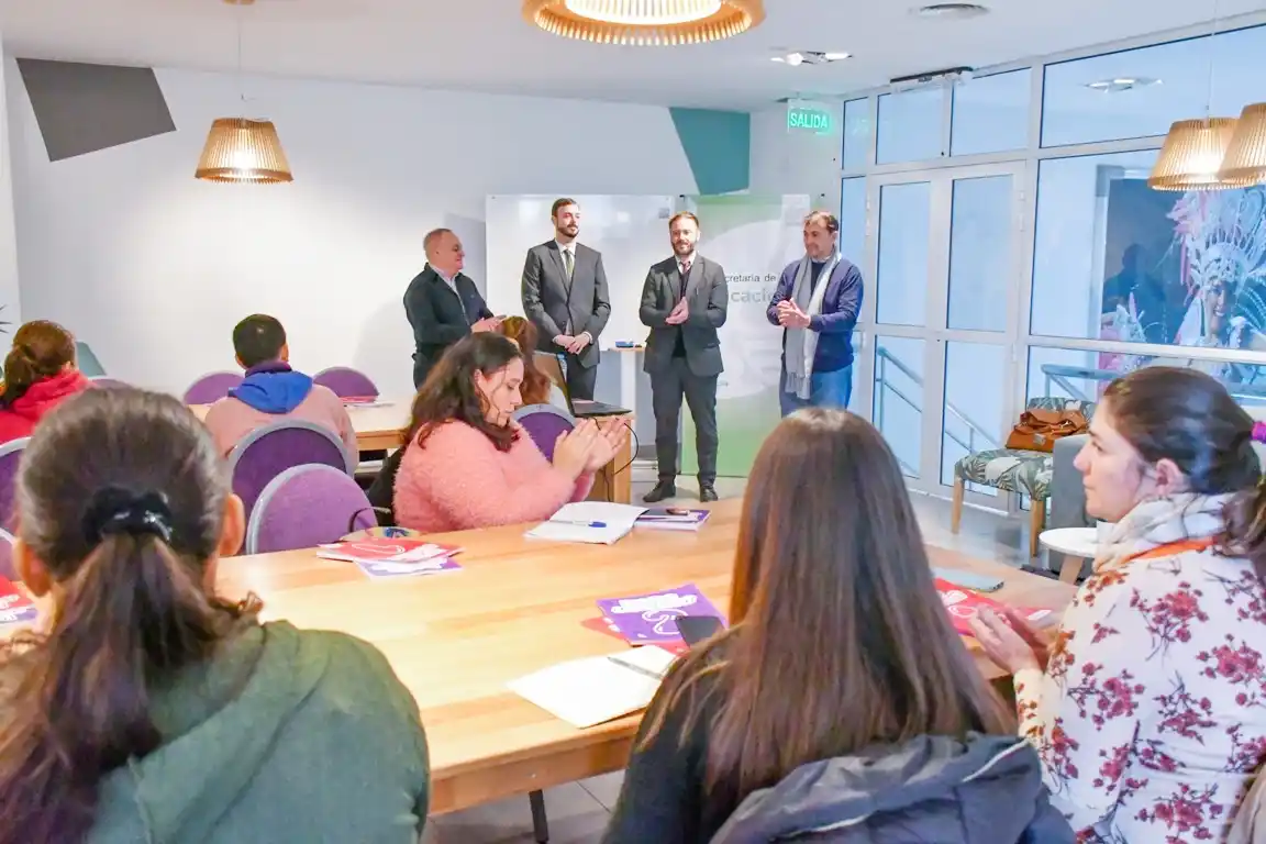 Docentes del programa de voluntariado fueron capacitados por la Fundación Potenciar Argentina