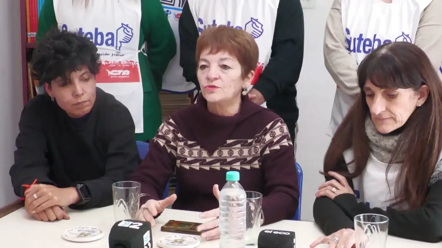 La secretaria de Género y Diversidades del sindicato, Amanda González; la secretaria general de Suteba Provincia, María Laura Torre; y la secretaria general de Suteba Tandil, Estela Sinopoli.