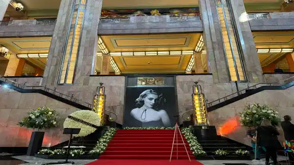 México despide a su DIVA: el espectacular adiós a SILVIA PINAL colmó el Palacio de Bellas Artes