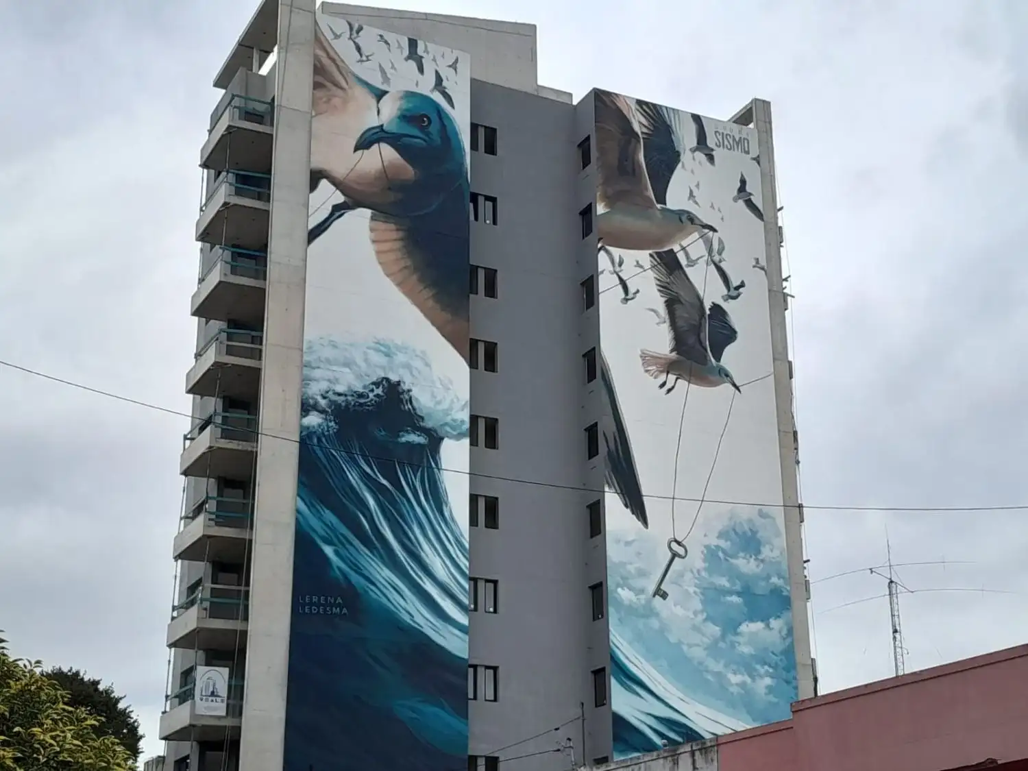 La impactante obra esta emplazada en las calles Colón y San Juan.