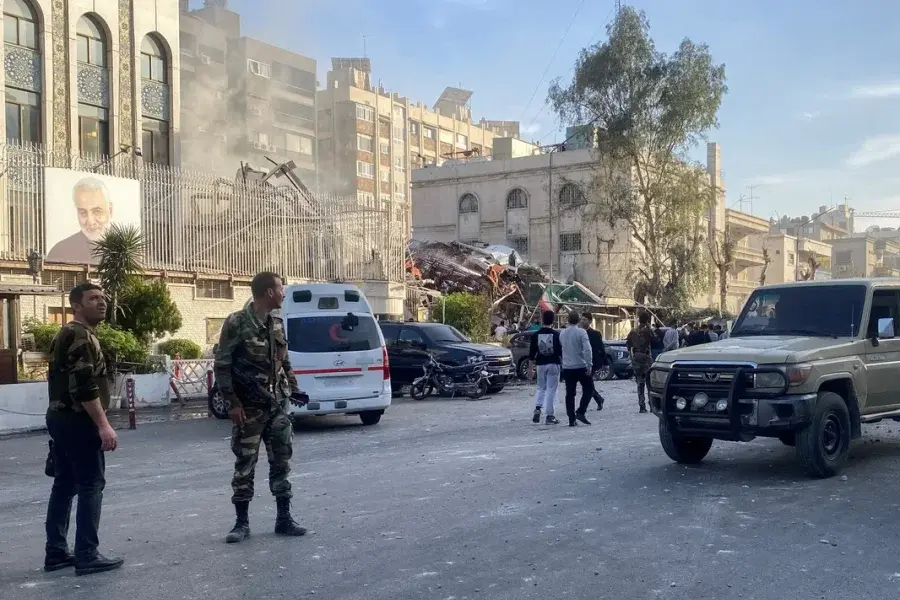 Israel bombardeó la embajada de Irán en Siria y mató a un comandante de la Guardia Revolucionaria