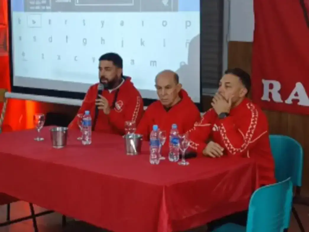 Ricardo Bochini y Carlos Alfaro Moreno convocaron a una multitud en Rafaela - 3