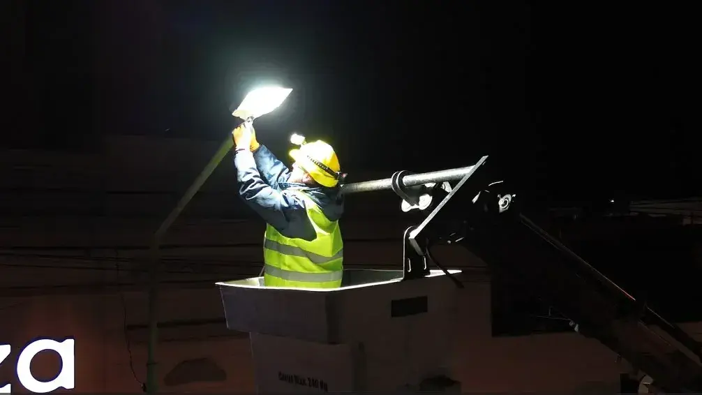 Rafaela avanza con el recambio de luminarias LED en los barrios Mosconi y 30 de Octubre