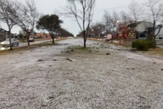 Ola polar en la Provincia: nieve y congelamiento en calzadas