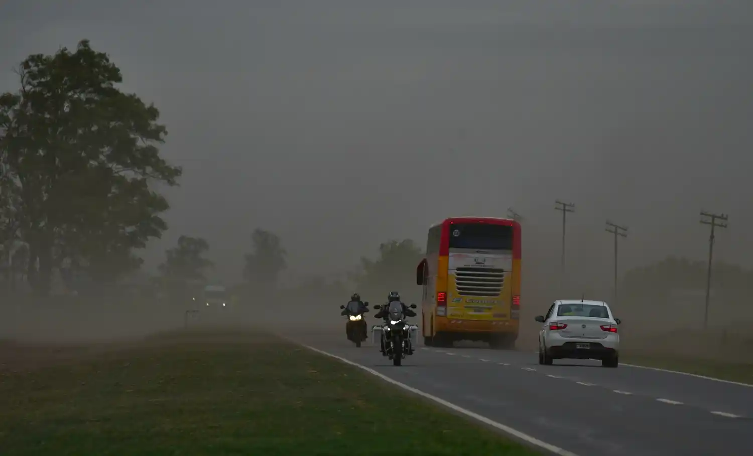 Alerta de tránsito por vientos fuertes y baja visibilidad