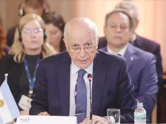 La Corte Suprema resolverá si Gildo Insfrán puede ser
candidato a gobernador de Formosa por novena vez