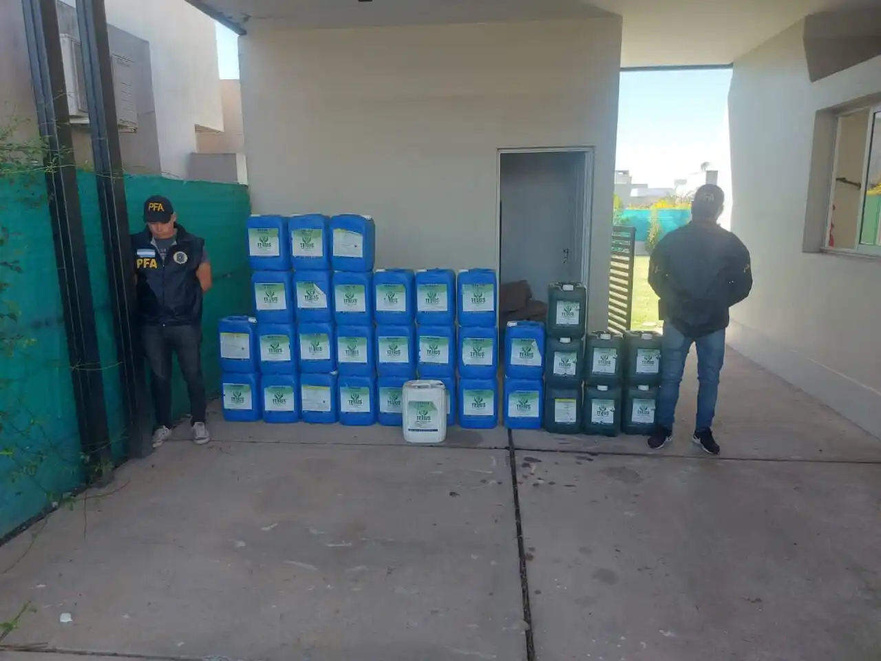 Desarticulan banda dedicada a la falsificación de agroquímicos que operaba en Santa Fe y otras provincias