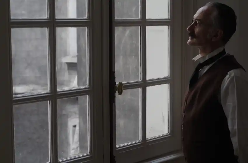 Llega el estreno de "Lugones" a Villa Victoria