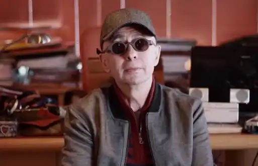 Este es el video que el Indio Solari grabó para un bar cultural