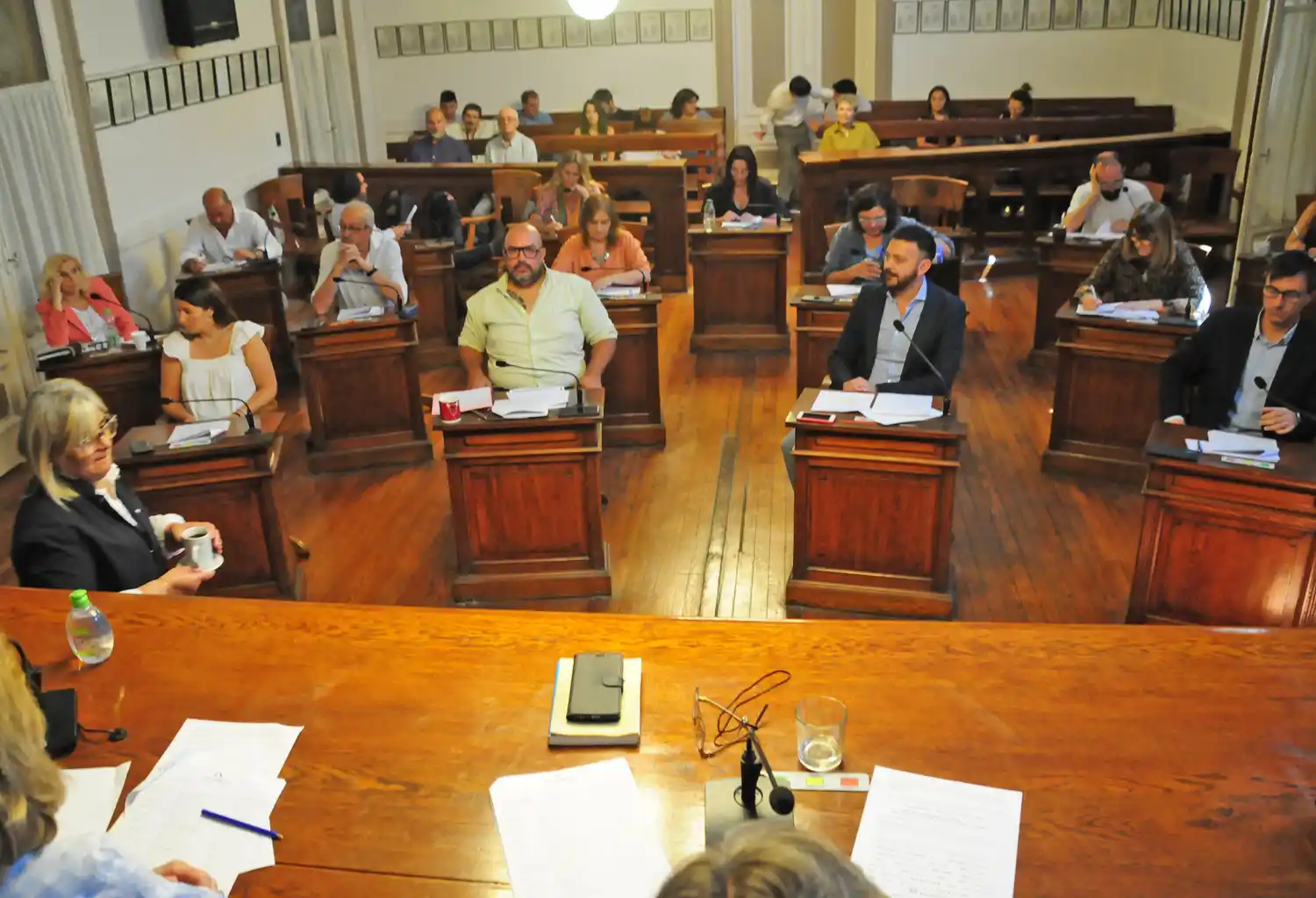 El lunghismo hace cuentas para conseguir los votos que aprueben una suba de tasas superior al 75%